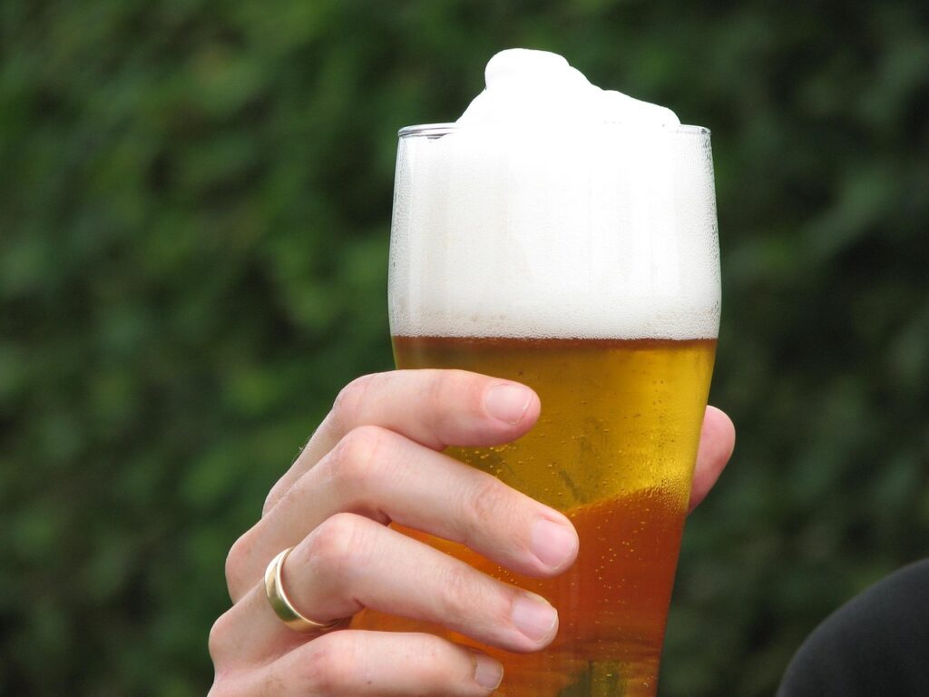 hefeweizen, beer, hand, wheat beer, wheat, foam, beer glass, wheat beer glass, unfiltered, refreshment, beer foam, yeast beer, white, alcoholic, alcohol free, thirst, cloudy, spicy, beer, beer, beer, beer, beer, beer foam